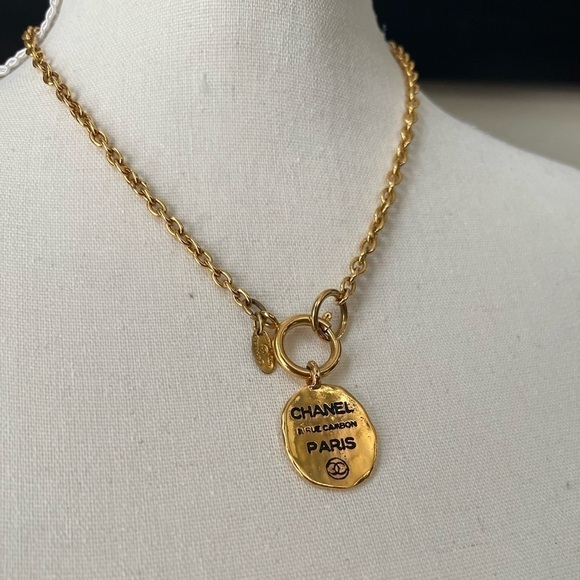 CHANEL Vintage Gold Rue Cambon Paris Pendant Necklace - Picture 3 of 8
